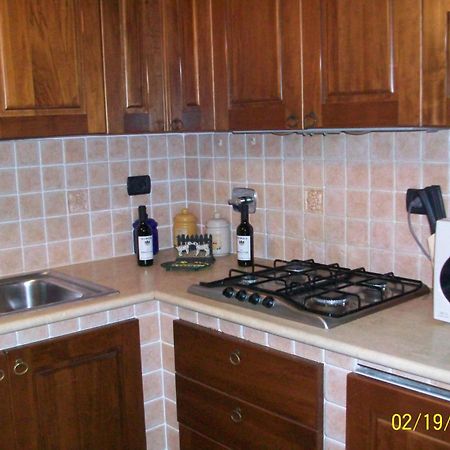 Tra... Monti E Vigne Bed & Breakfast La Morra Bagian luar foto