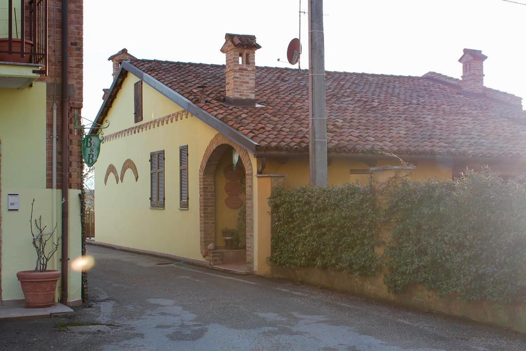 Tra... Monti E Vigne Bed & Breakfast La Morra Bagian luar foto