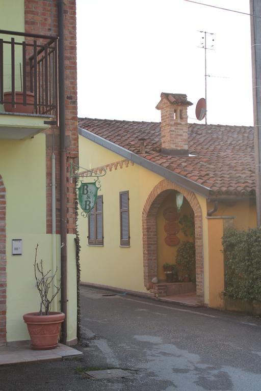 Tra... Monti E Vigne Bed & Breakfast La Morra Bagian luar foto