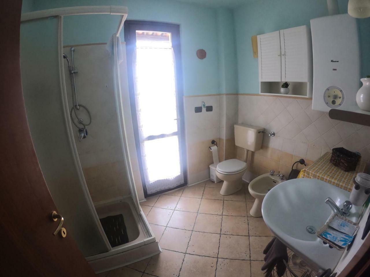 Tra... Monti E Vigne Bed & Breakfast La Morra Bagian luar foto