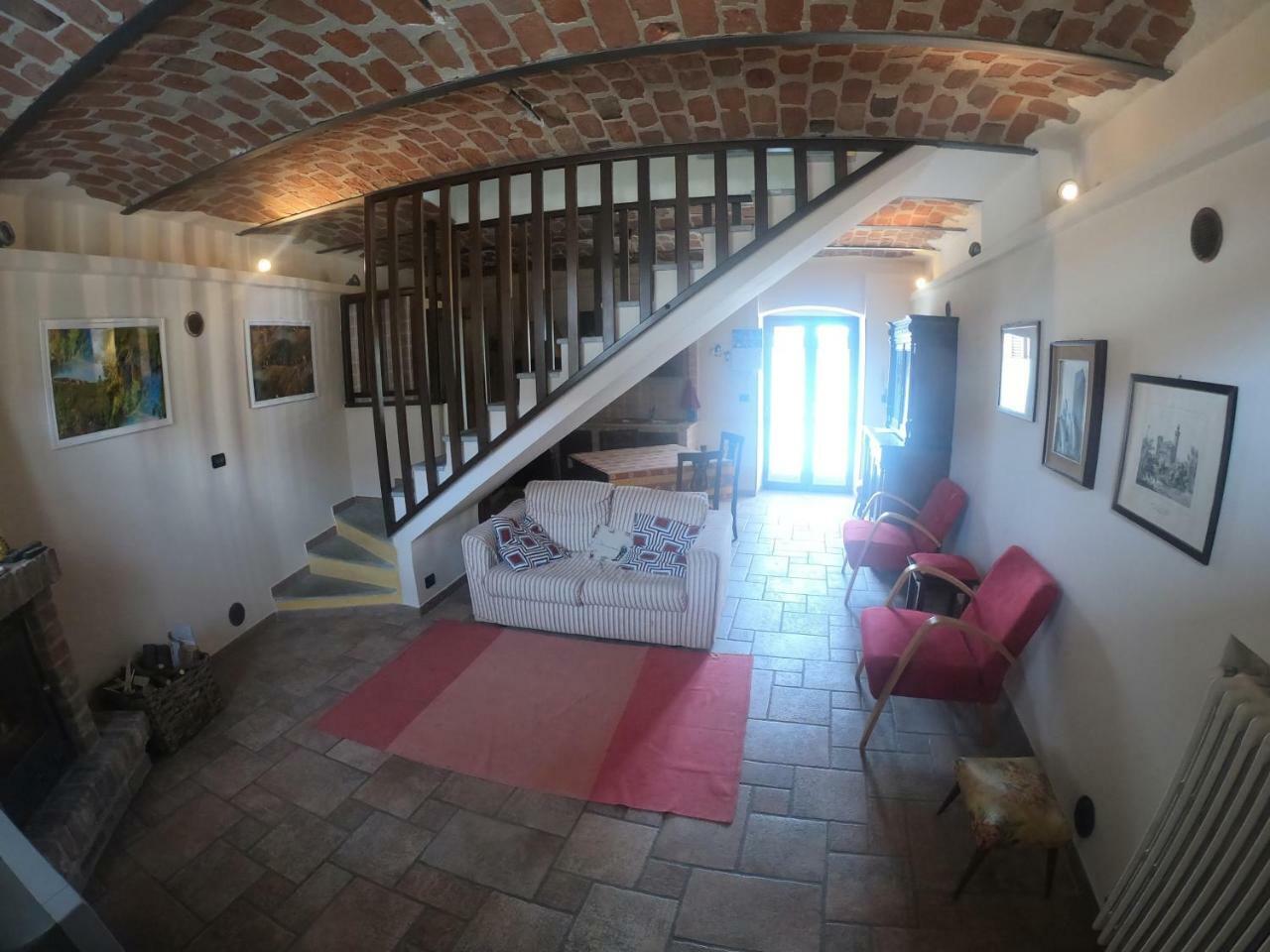 Tra... Monti E Vigne Bed & Breakfast La Morra Bagian luar foto
