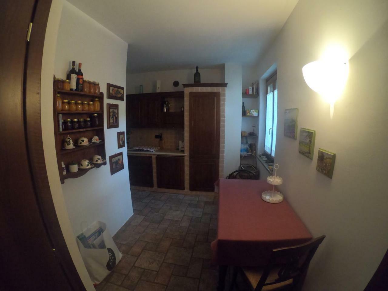 Tra... Monti E Vigne Bed & Breakfast La Morra Bagian luar foto
