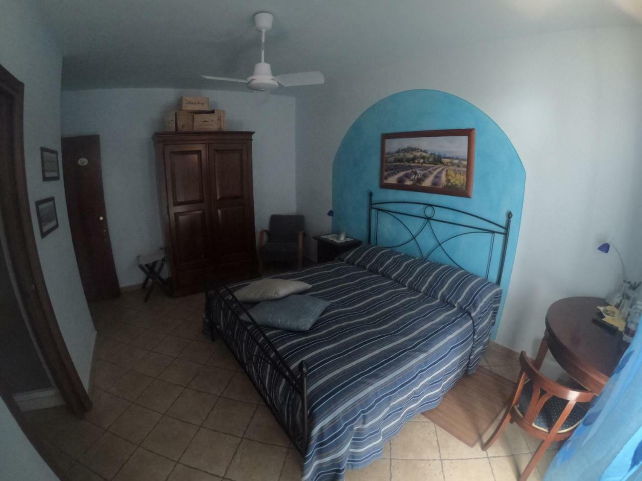 Tra... Monti E Vigne Bed & Breakfast La Morra Bagian luar foto