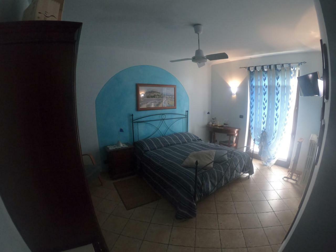 Tra... Monti E Vigne Bed & Breakfast La Morra Bagian luar foto