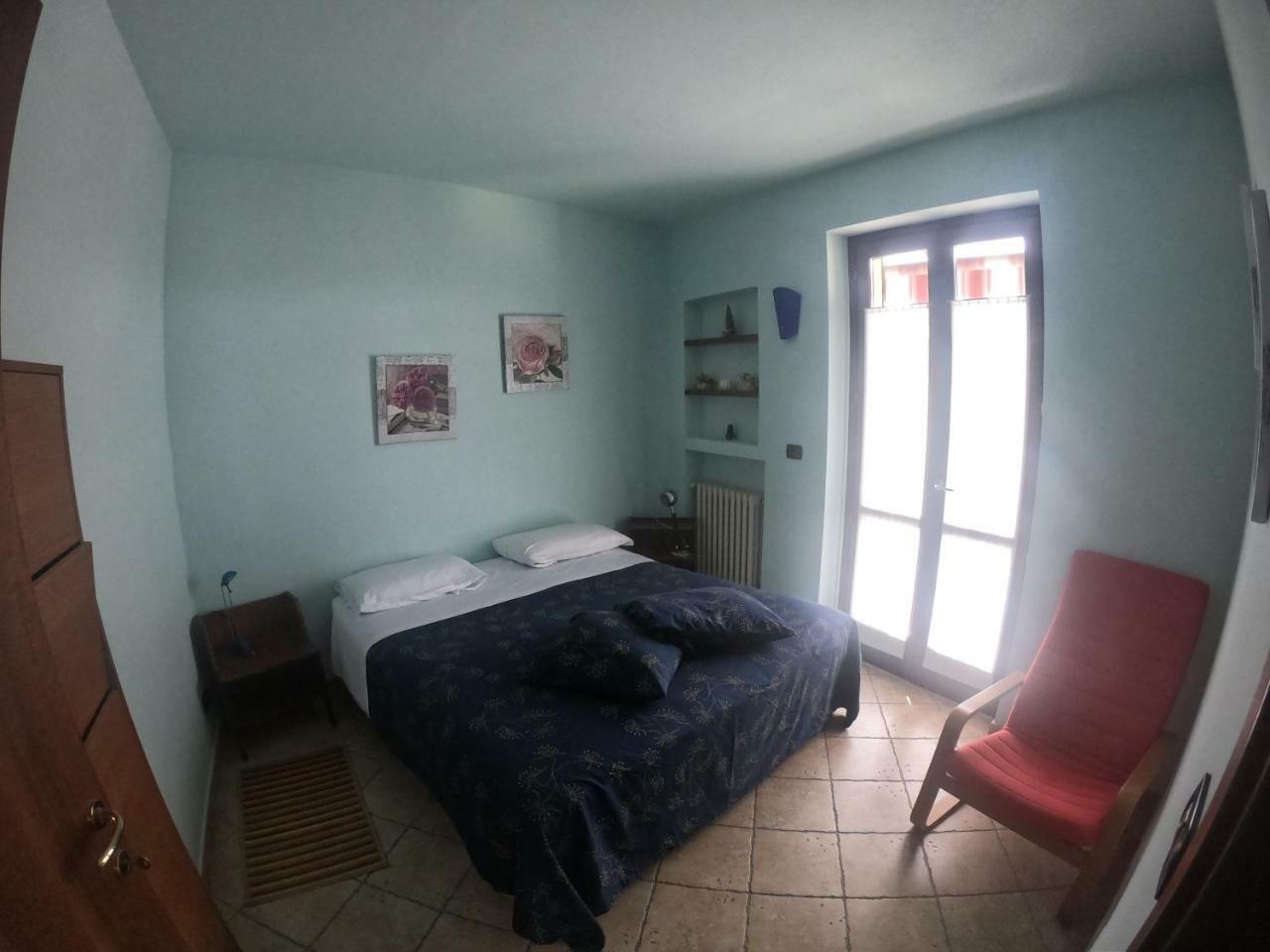 Tra... Monti E Vigne Bed & Breakfast La Morra Bagian luar foto