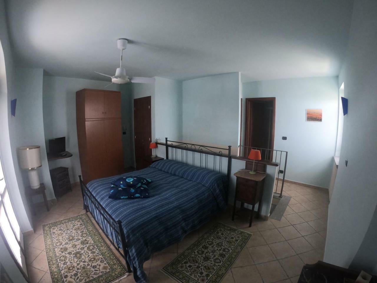 Tra... Monti E Vigne Bed & Breakfast La Morra Bagian luar foto