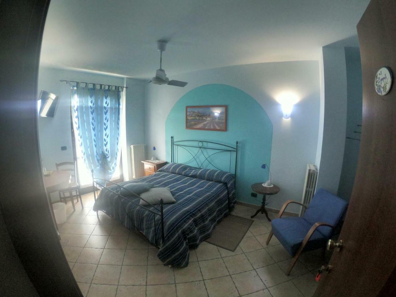 Tra... Monti E Vigne Bed & Breakfast La Morra Bagian luar foto