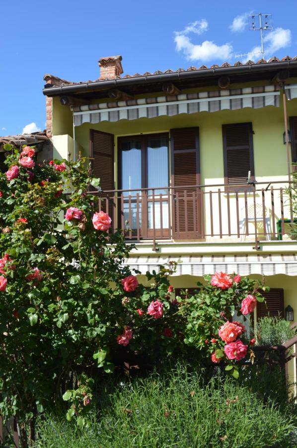 Tra... Monti E Vigne Bed & Breakfast La Morra Bagian luar foto