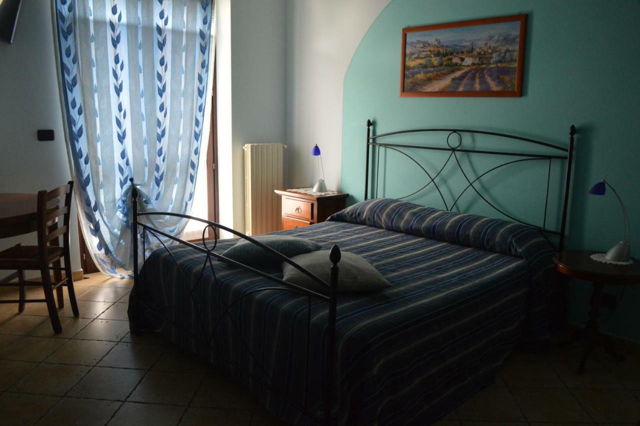 Tra... Monti E Vigne Bed & Breakfast La Morra Bagian luar foto